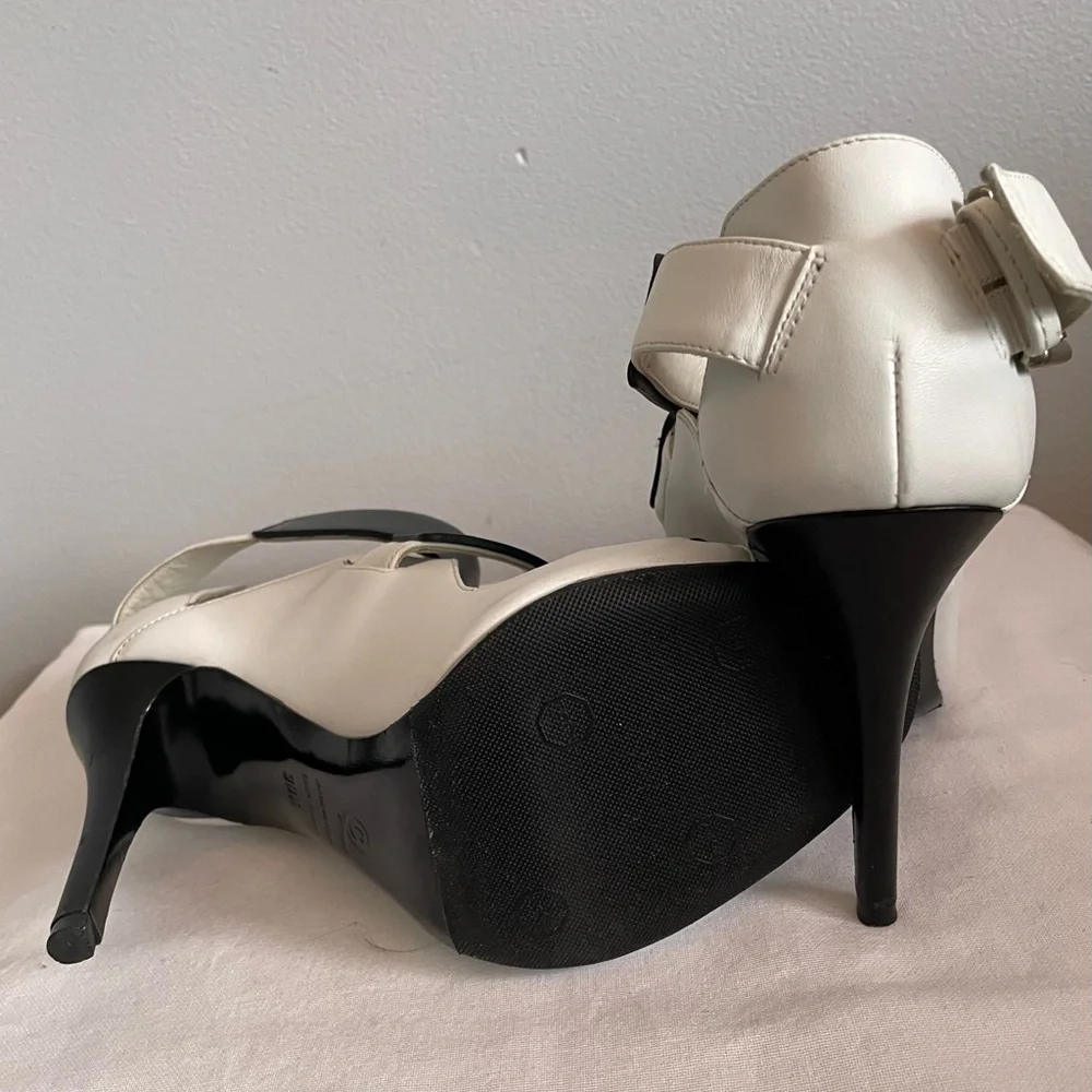 SOLD- Alexander McQueen Heels - Picture 7 of 10
